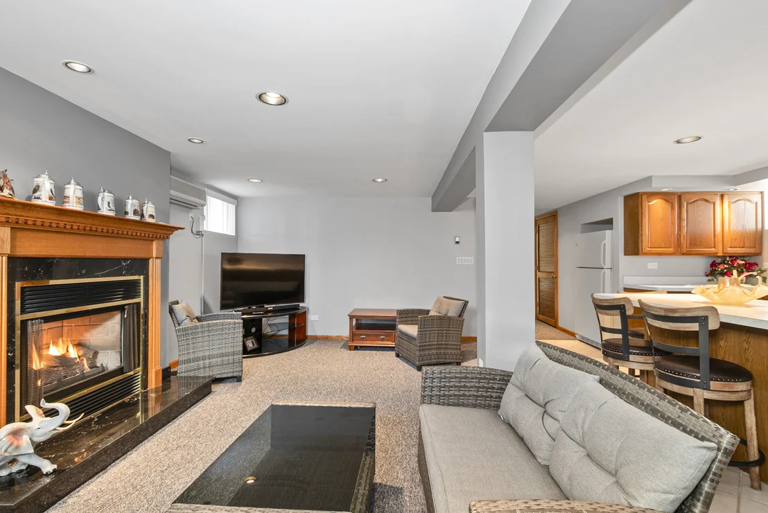 Photo of 10124 Maple Avenue