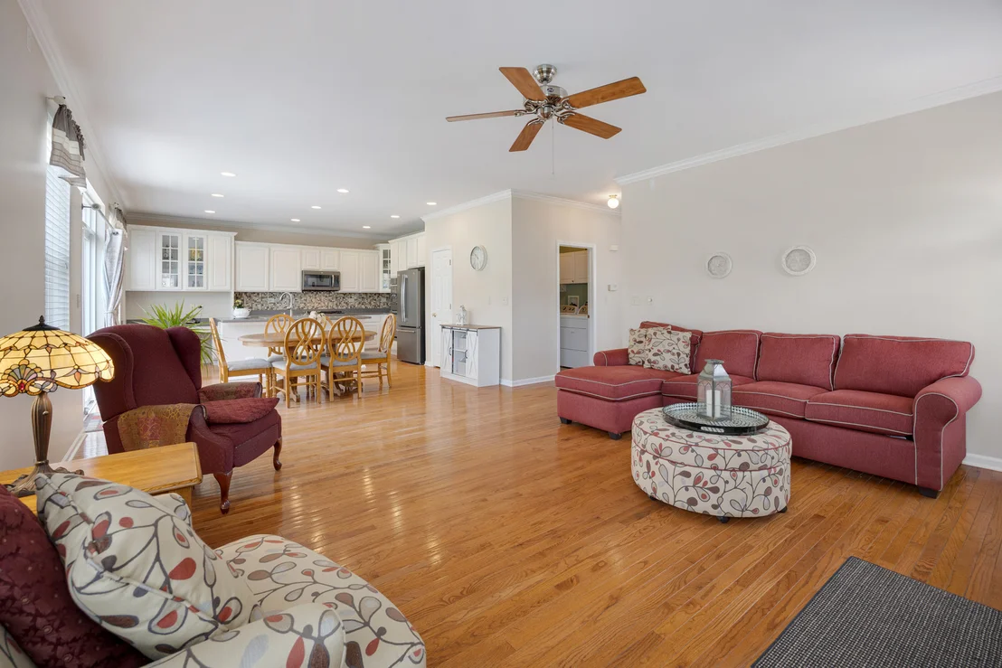 Photo of 566 Horizon Drive W
