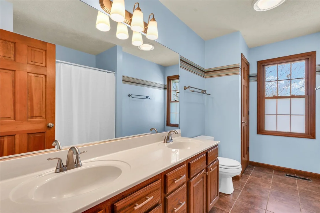 Photo of 2807 Willow Bend Road