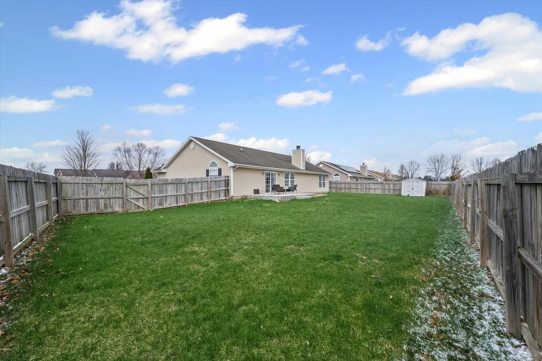 Photo of 2003 Macintosh Lane