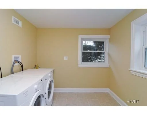 Photo of 956 Brookside Lane