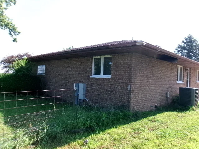 Photo of 1074 N 2nd Road