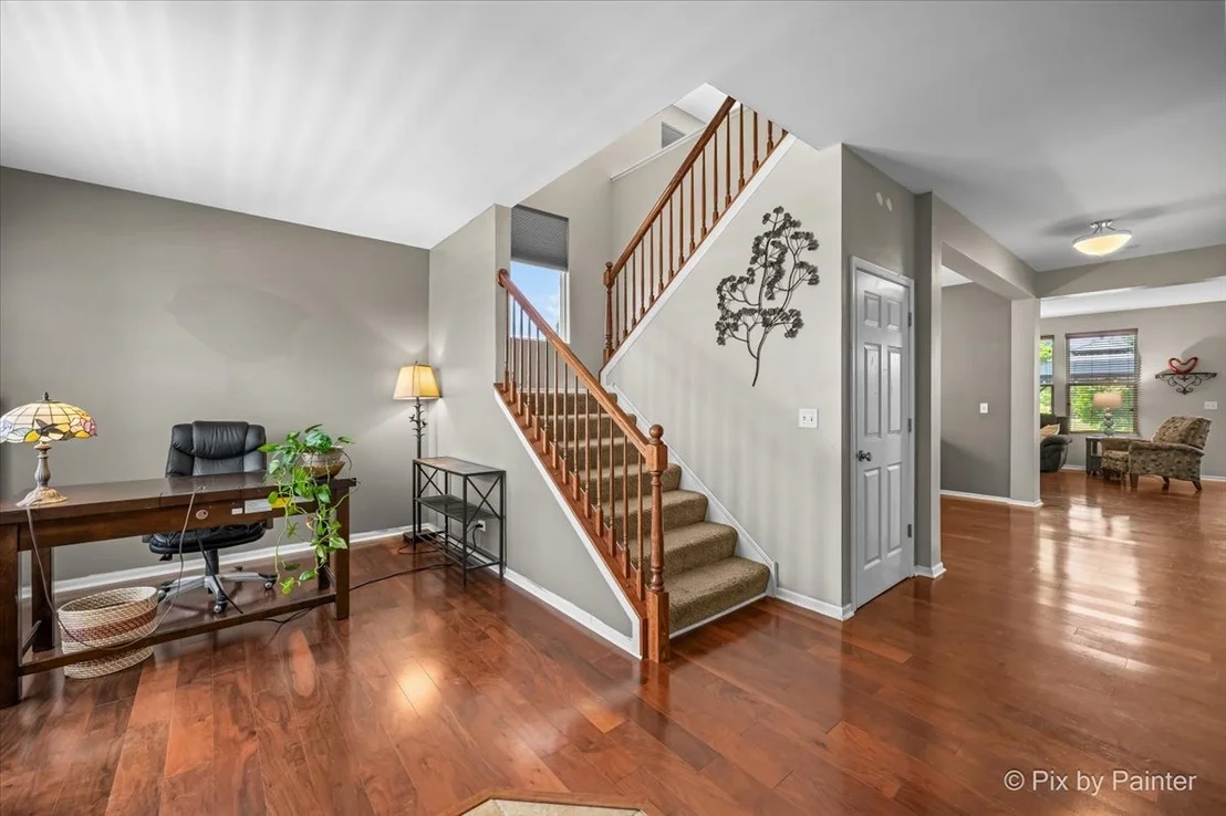 Photo of 909 Avalon Way