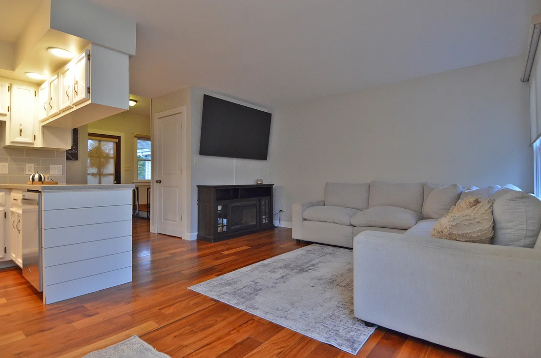 Photo of 853 W McKinley Road