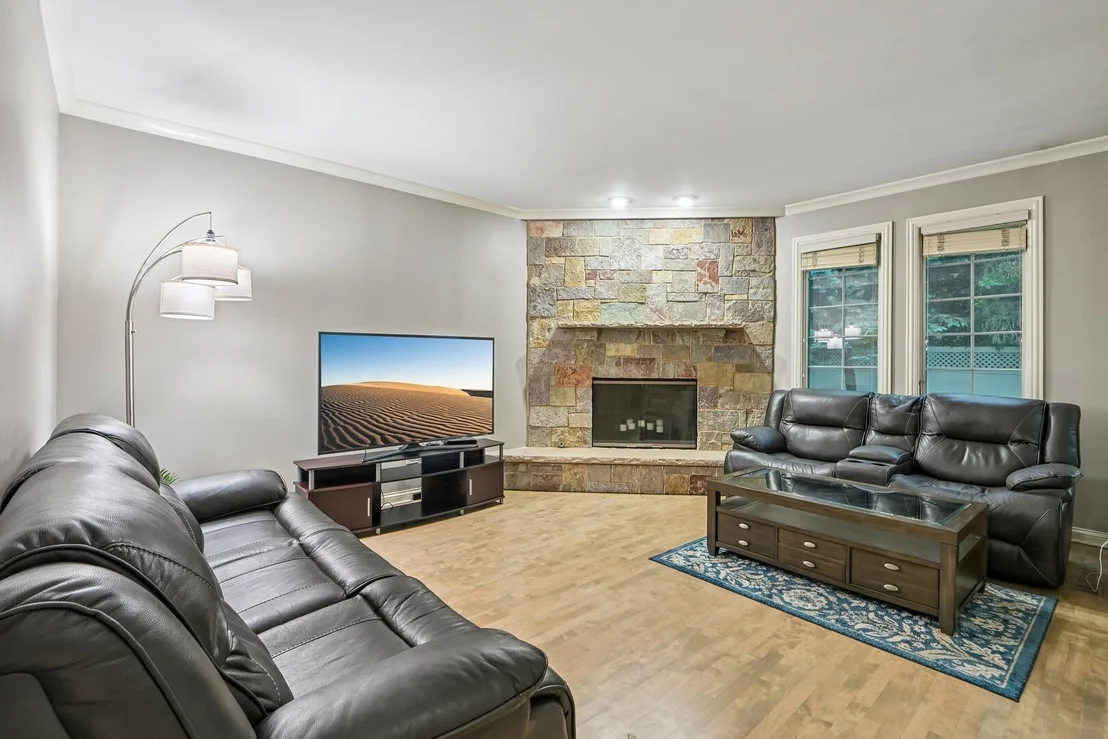 Photo of 343 Arbor Glen Boulevard