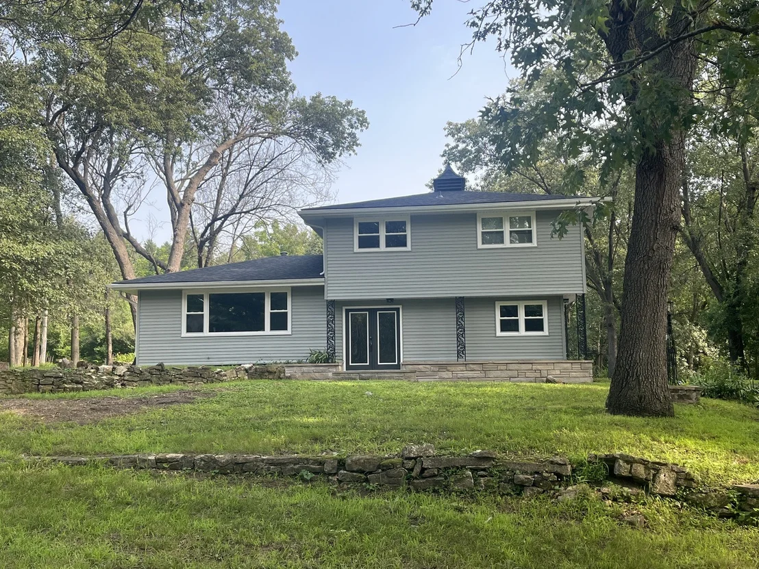 Photo of 1401 Oakleaf Drive