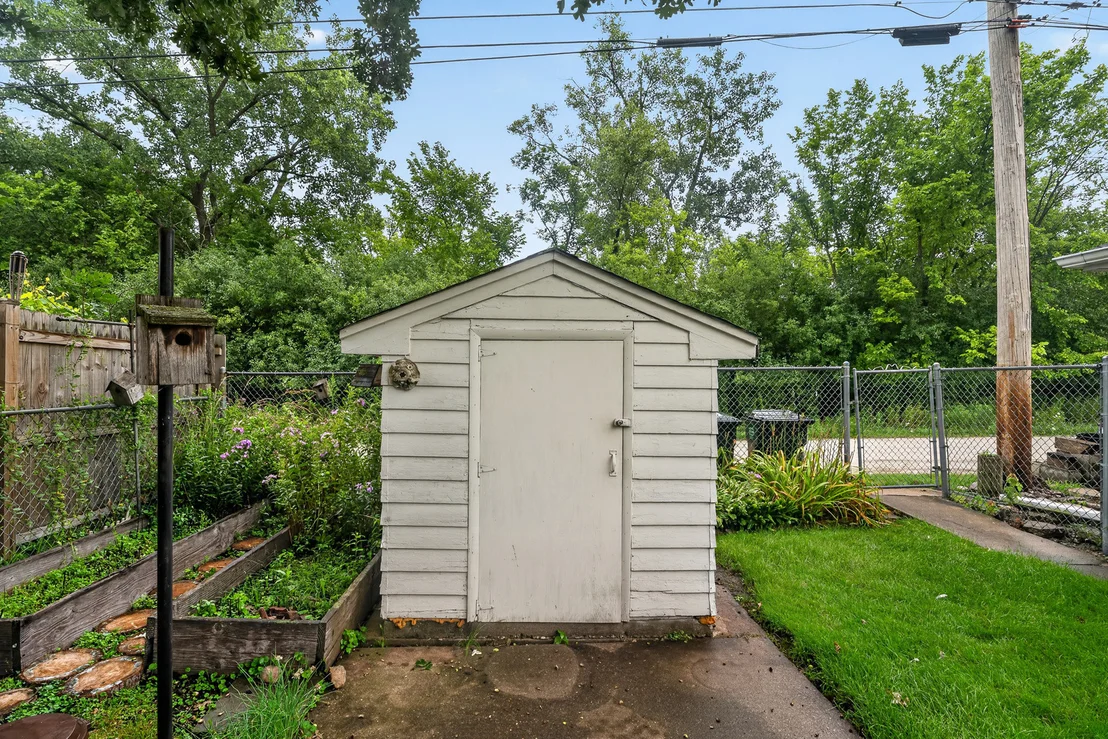 Photo of 3341 Prairie Avenue