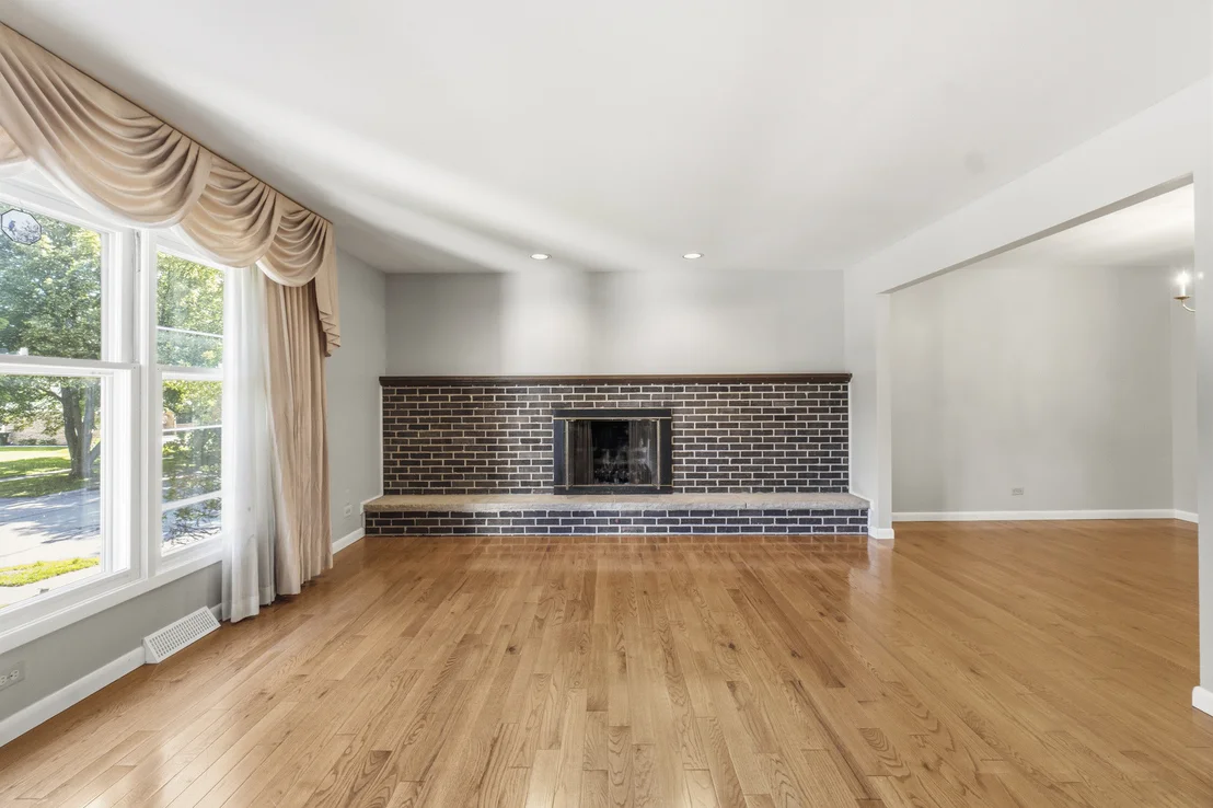 Photo of 933 W Gilbert Avenue