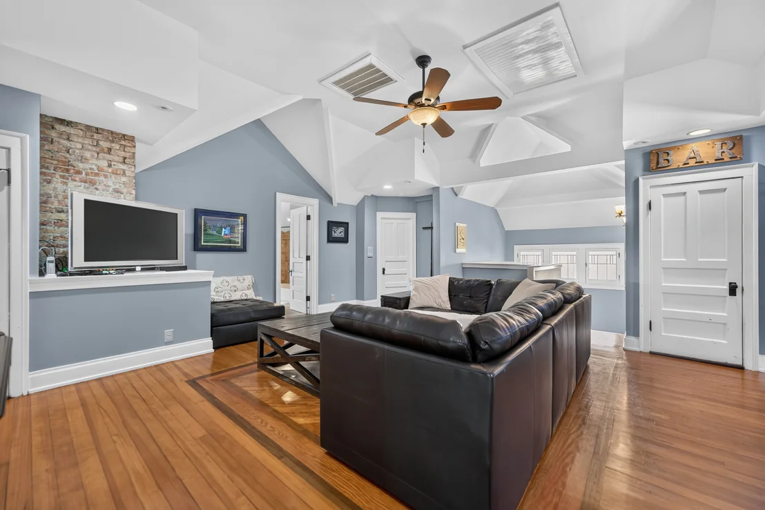 Photo of 729 W Downer Place