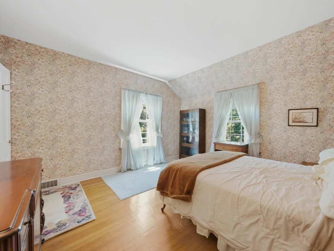 Photo of 1319 Bunker Avenue