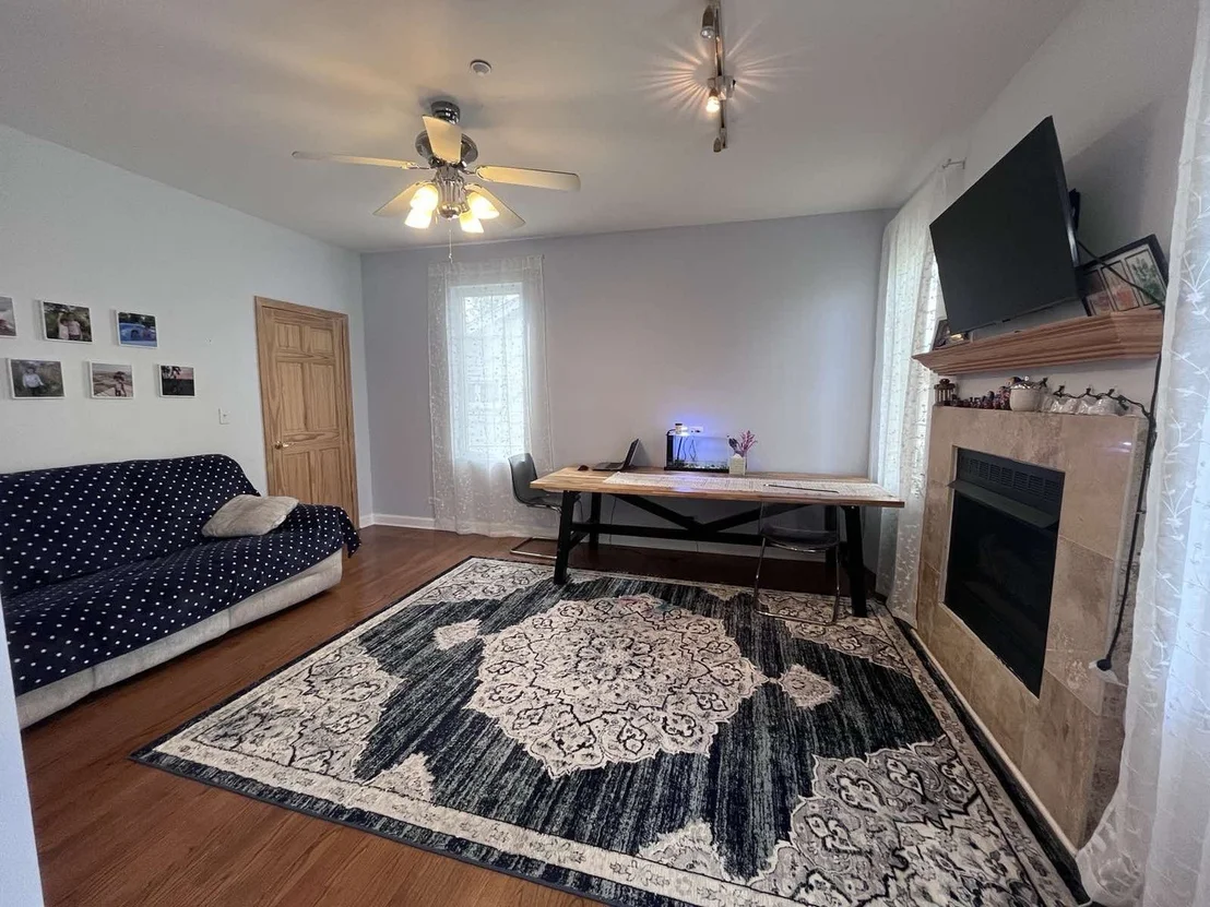 Photo of 200 W Thacker Street