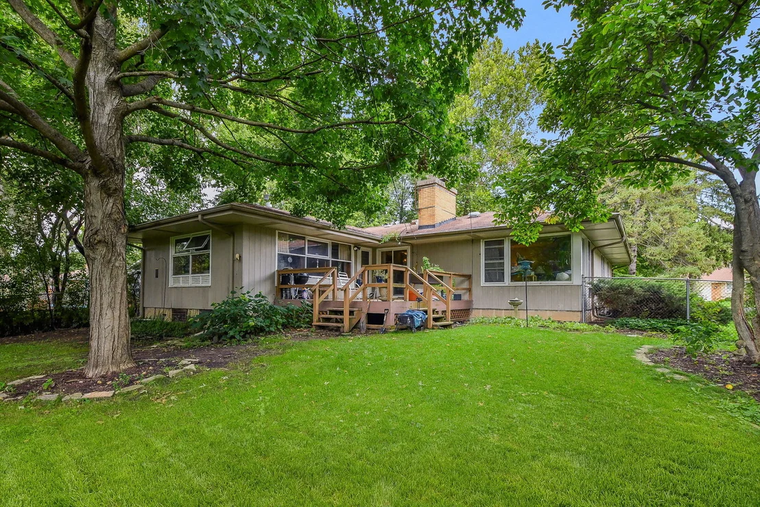 Photo of 324 W Elm Street