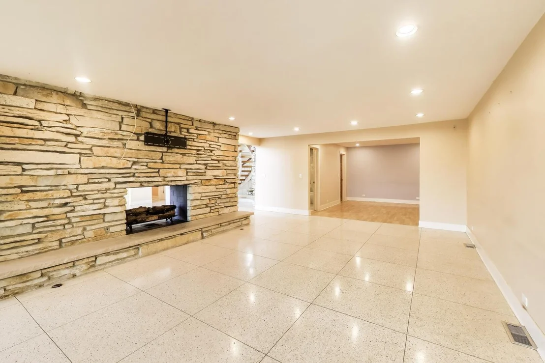 Photo of 2100 Valley Lo Lane