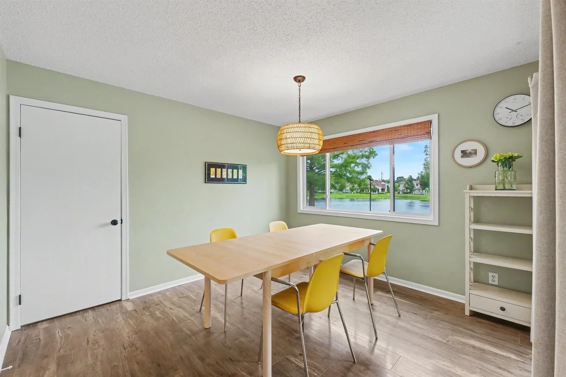 Photo of Unit 2101 at 2101 Harbortown Circle