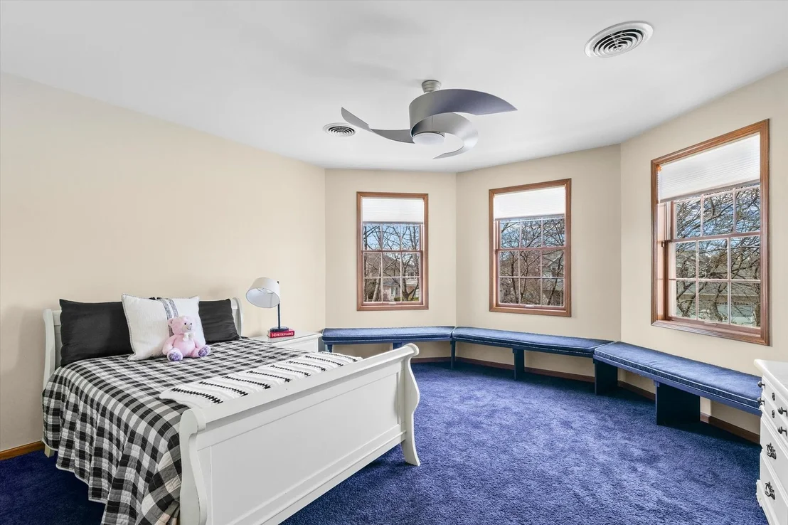 Photo of 2204 Edgewater Place