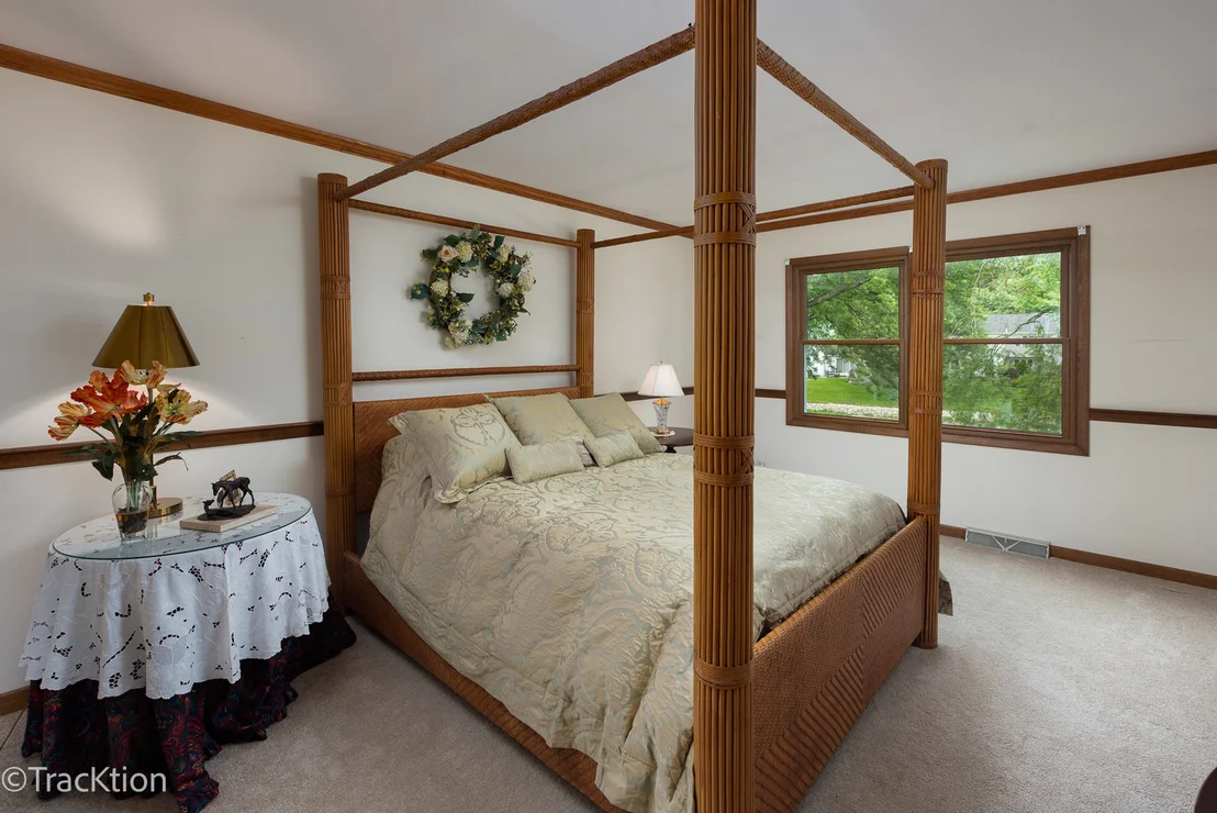 Photo of 1229 W Bauer Road