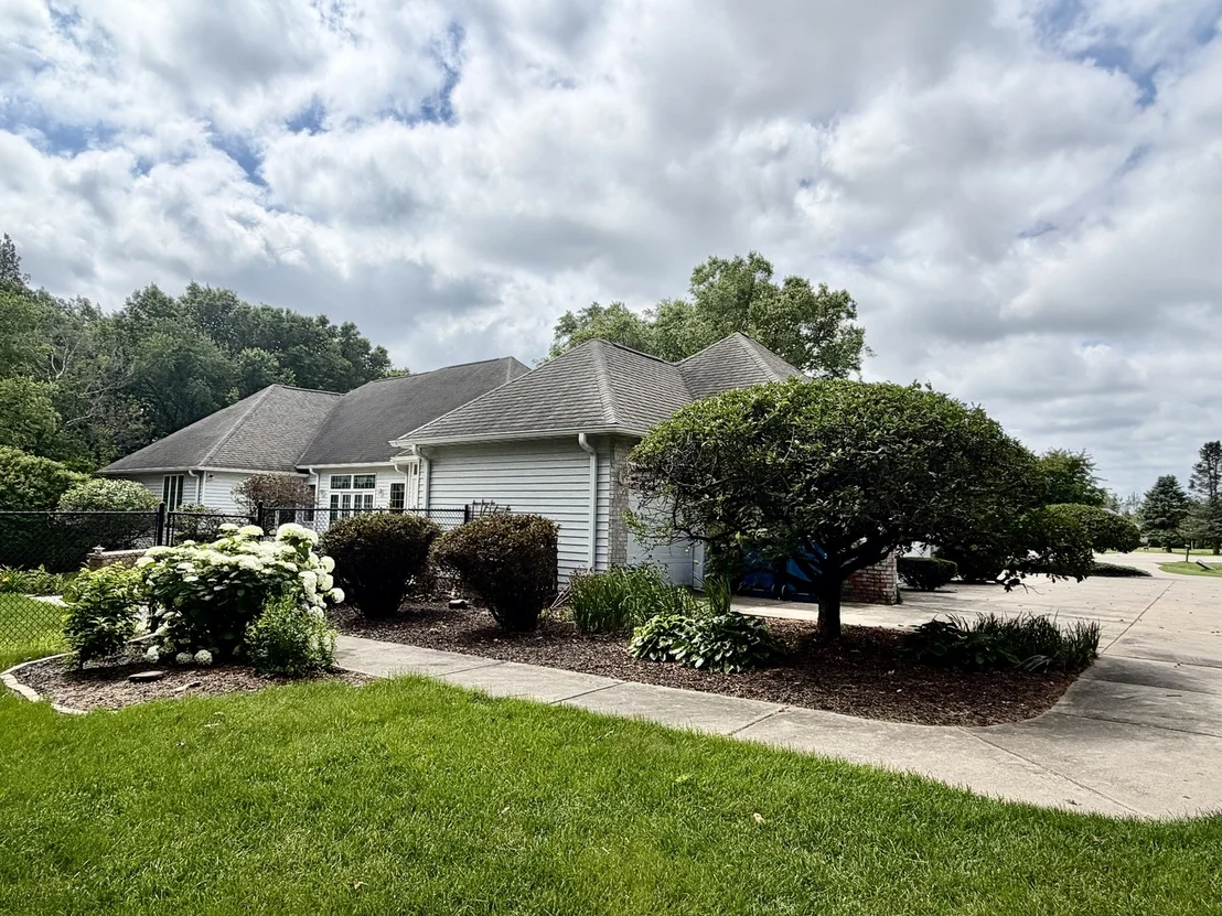 Photo of 2202 Meadows Drive