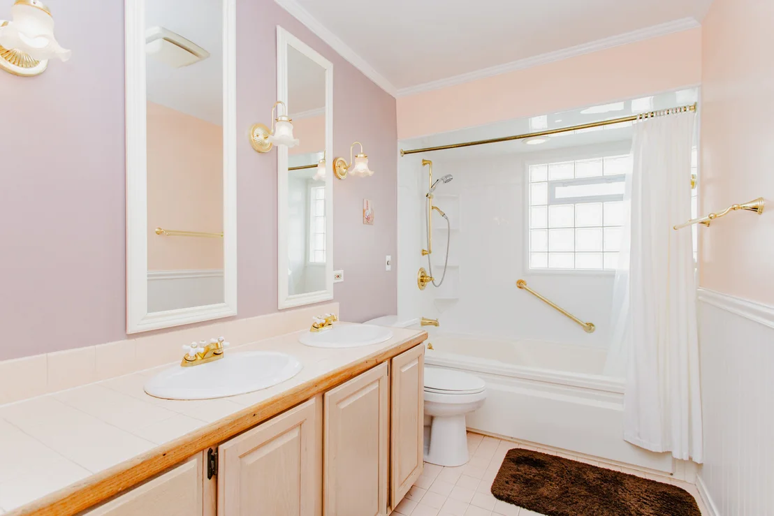 Photo of 818 Leahy Circle