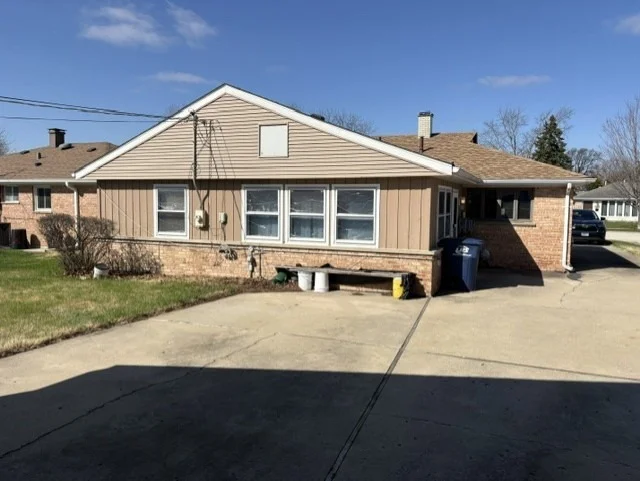 Photo of 1045 W Grant Drive