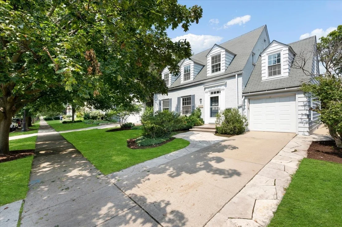 Photo of 3211 Park Place