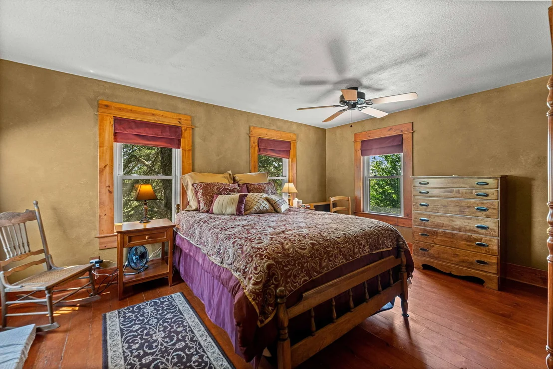Photo of 1392 RED BRICK Road