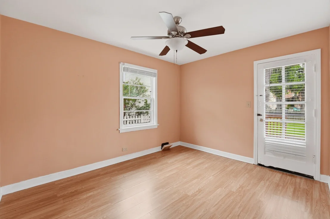 Photo of 306 W Lonnquist Boulevard