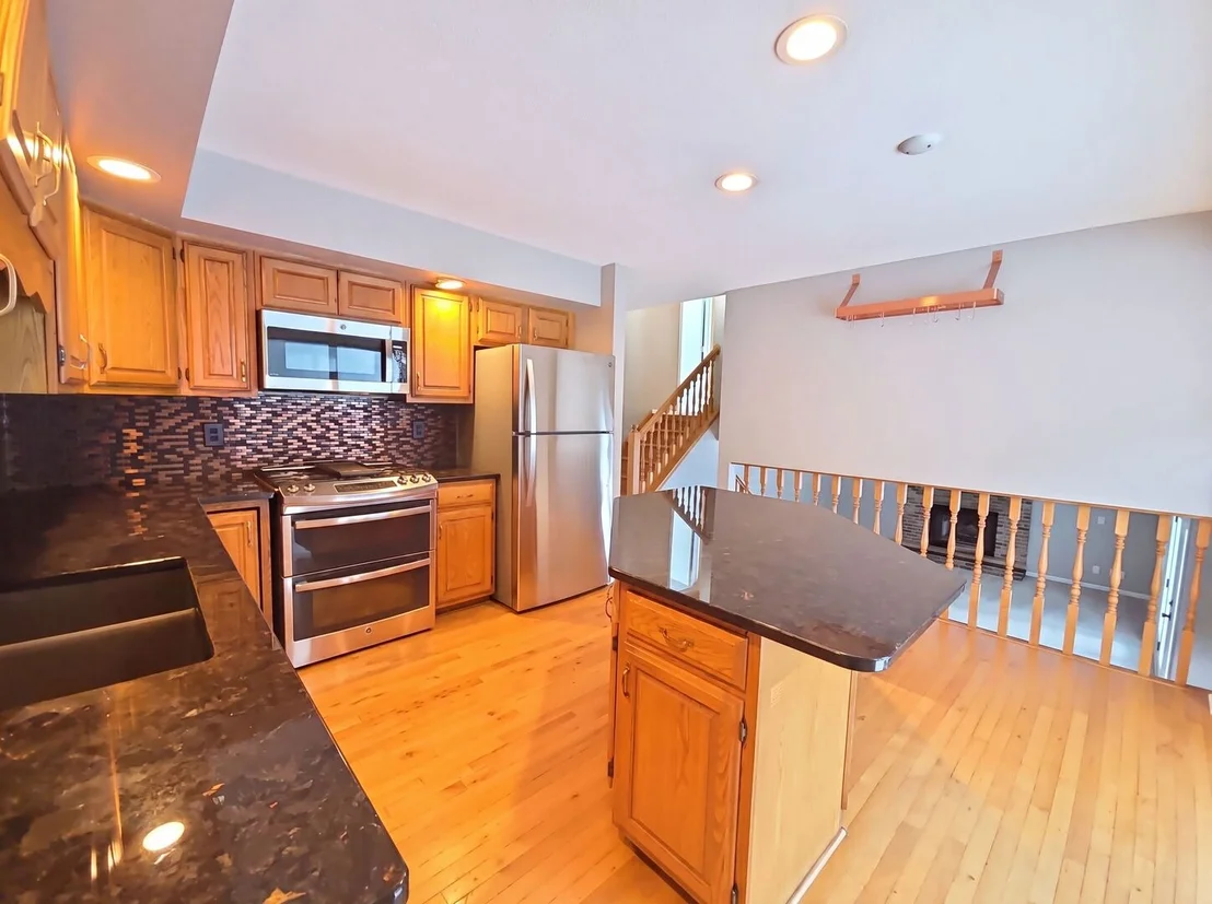 Photo of 1503 Featherstone Road