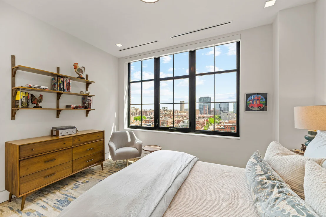 Photo of Unit PH8D at 1109 W Washington Boulevard