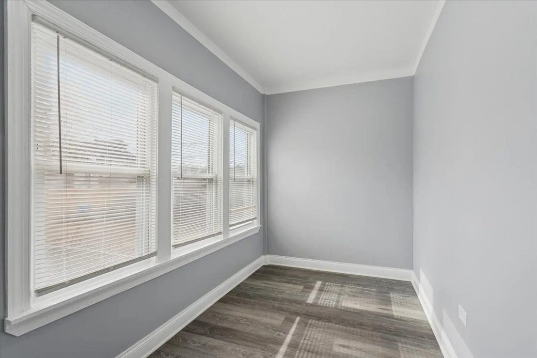 Photo of 1509 W 72nd Place