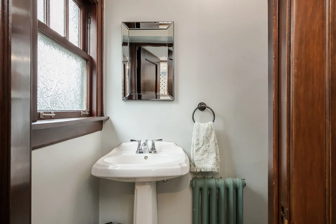 Photo of 735 Clinton Place