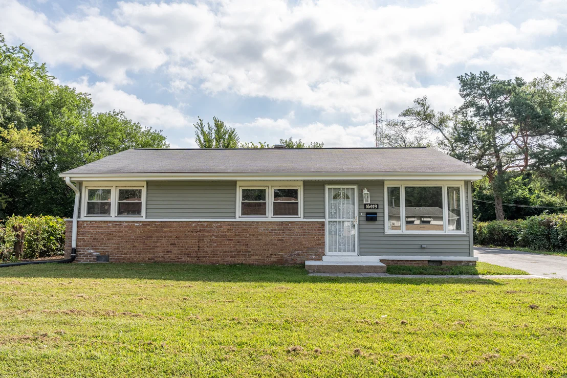 Photo of 16419 Oxford Drive