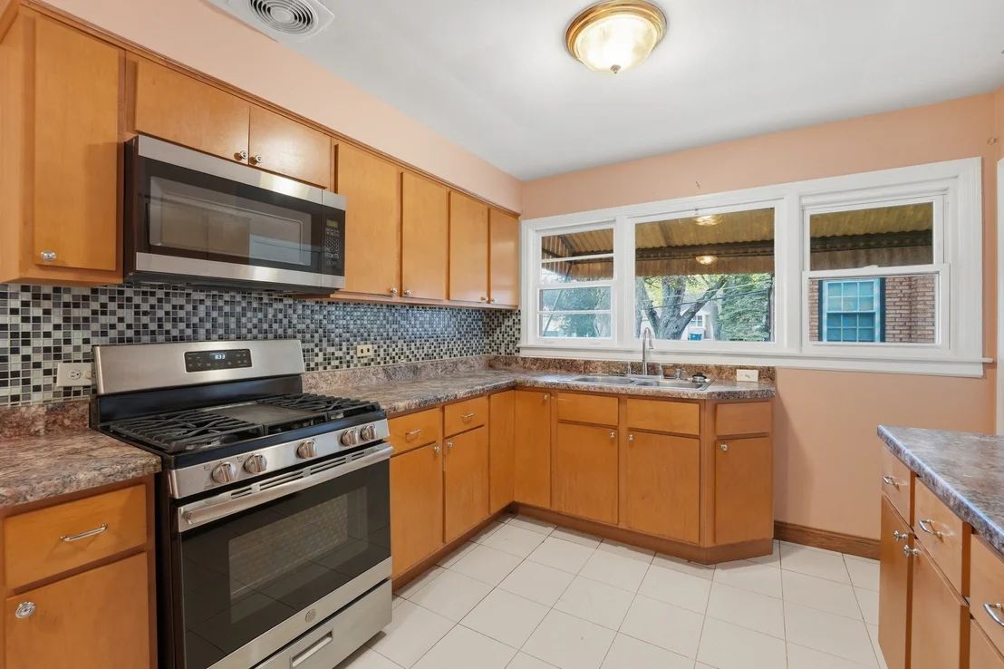 Photo of 306 W Lonnquist Boulevard