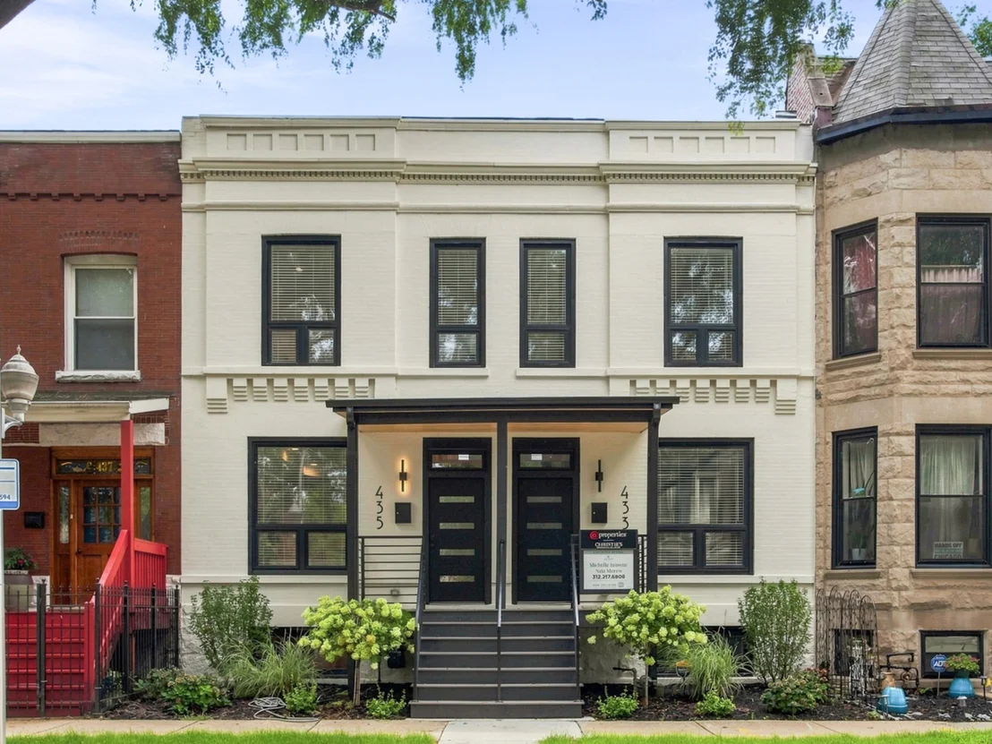 Photo of 435 E 46th Place
