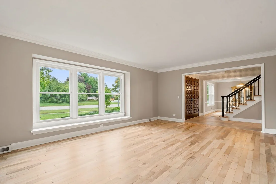 Photo of 1221 W Sable Drive