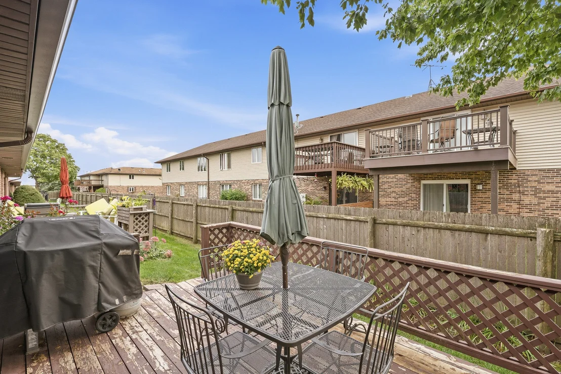 Photo of Unit 0 at 818 Shagbark Road