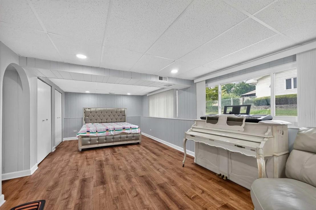 Photo of 535 Edgemont Lane