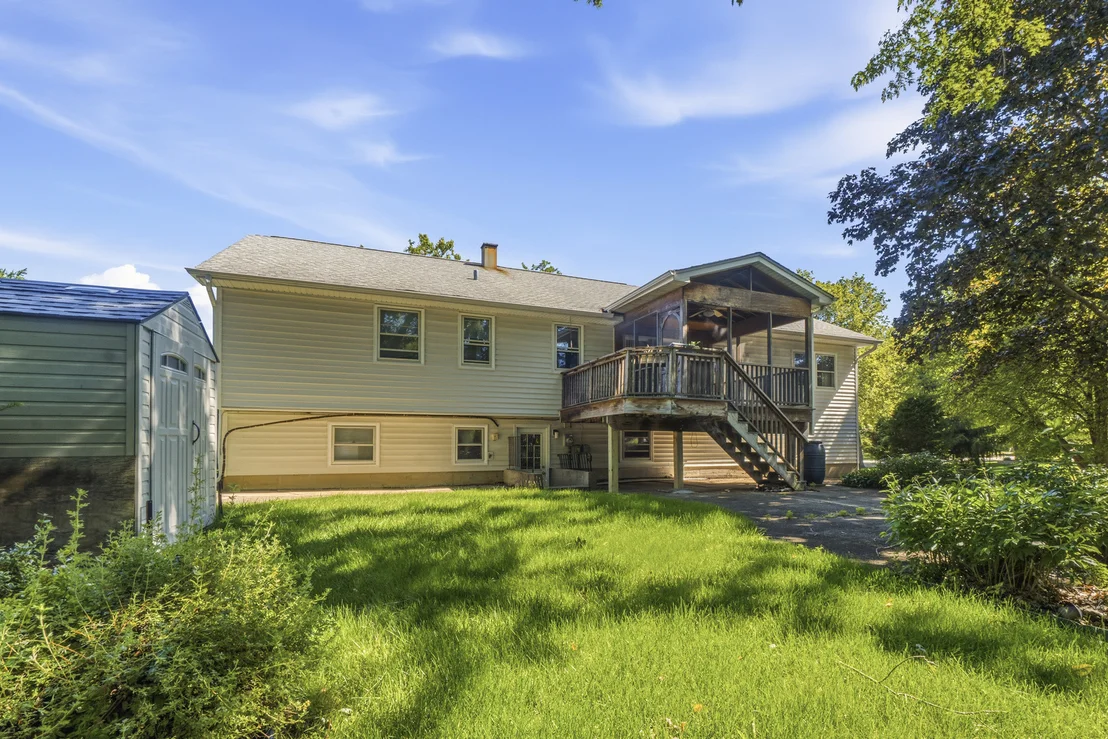 Photo of 933 W Gilbert Avenue