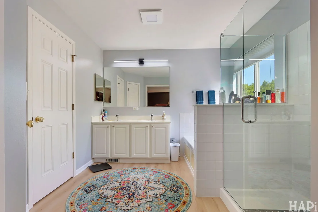 Photo of 4570 Loyola Drive
