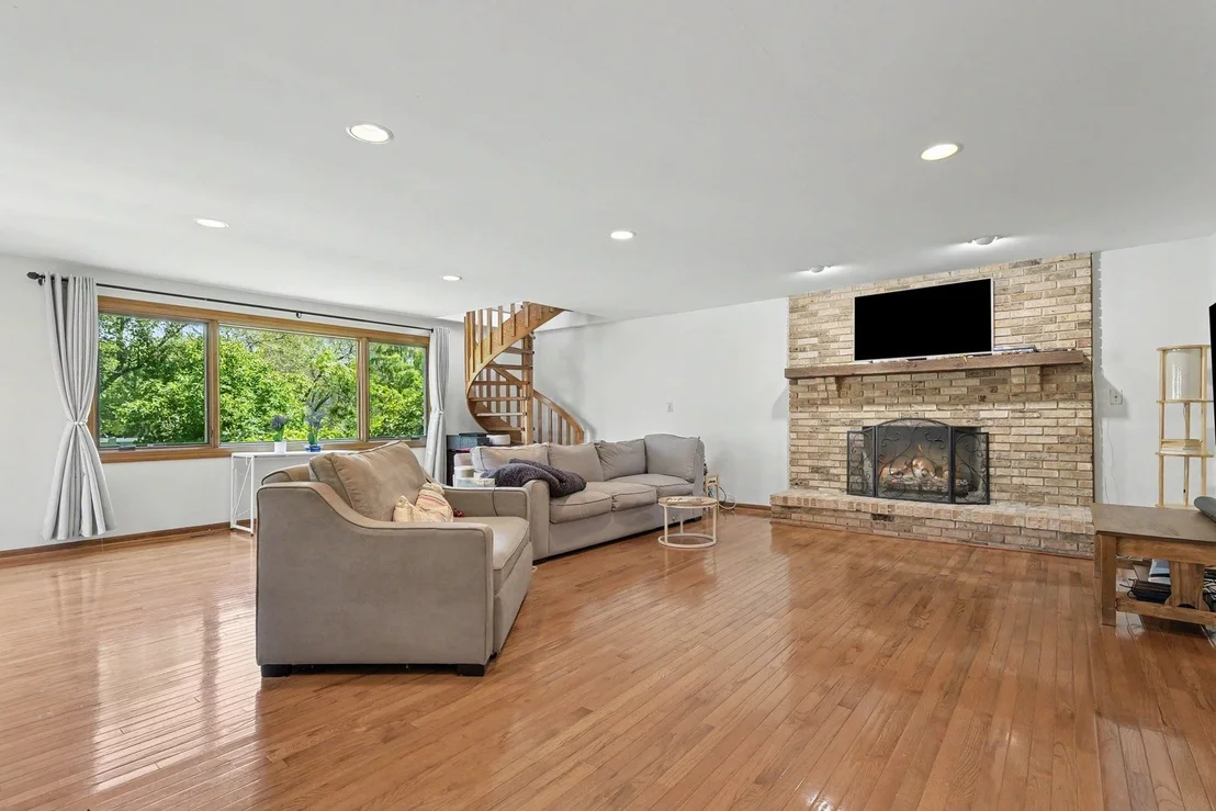Photo of 1659 Brittany Lane