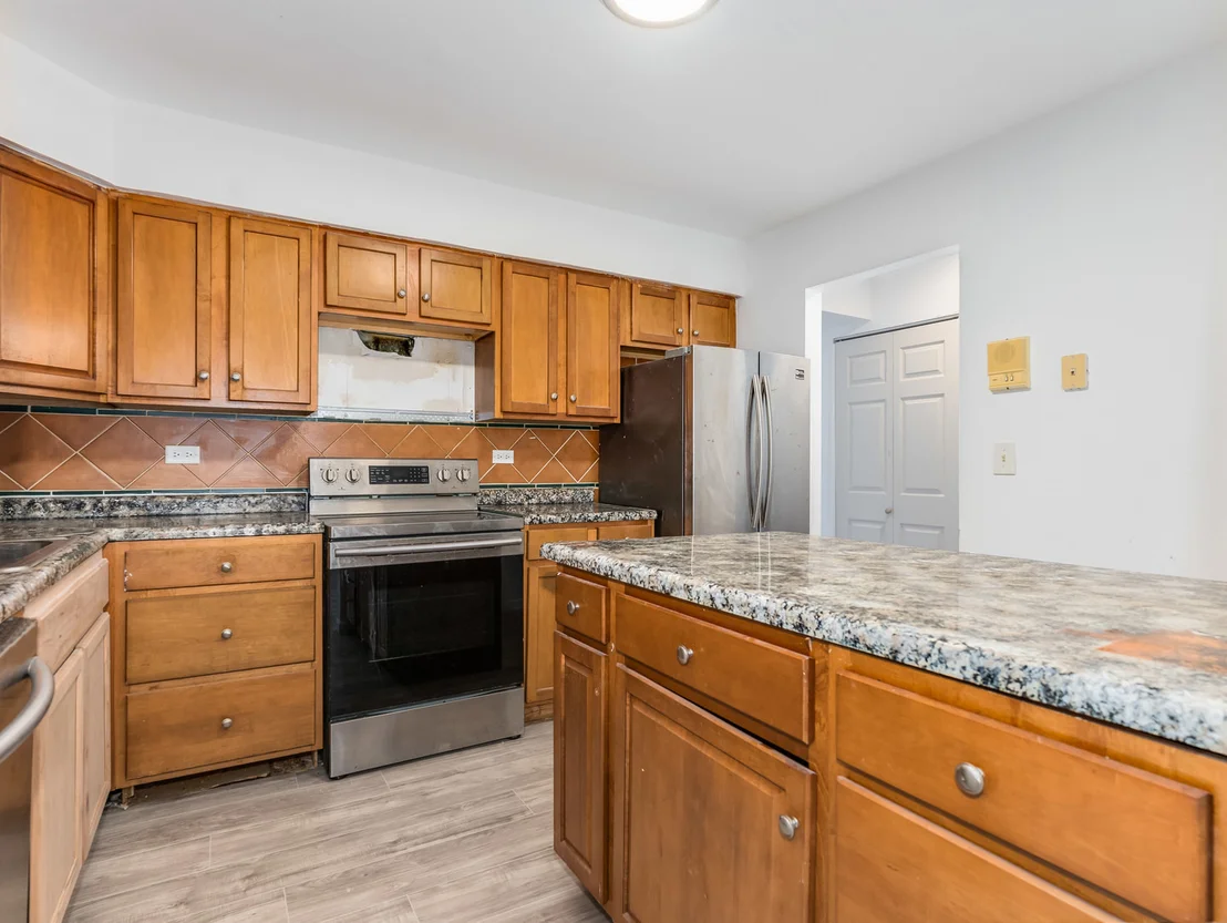 Photo of 555 Monroe Road