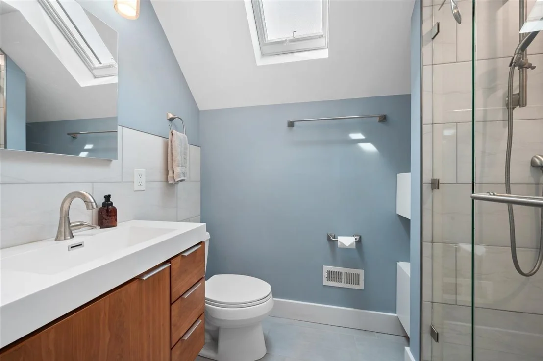 Photo of 3333 Payne Street