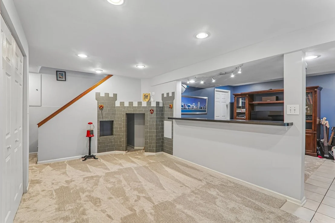 Photo of 806 Meadowridge Drive