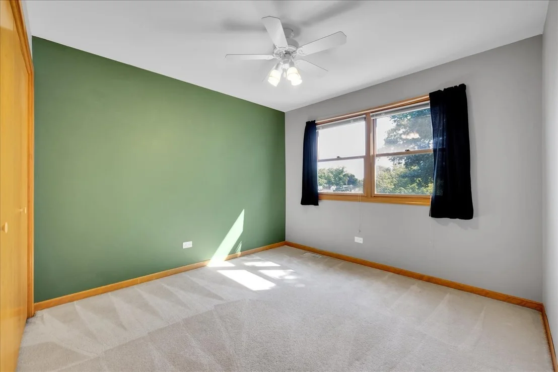 Photo of 446 S Wenbriar Square