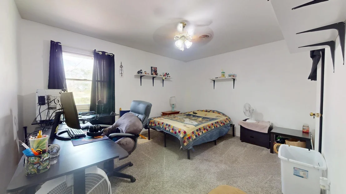 Photo of 908 Edgewood Drive