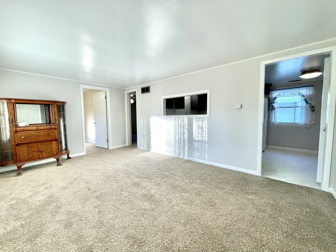 Photo of 296 N Levasseur Avenue