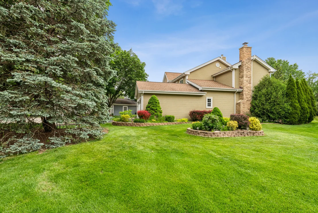 Photo of 687 Rose Lane