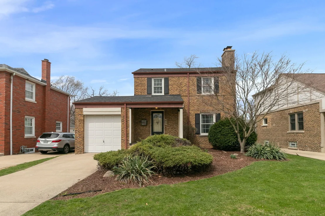 Photo of 446 Longcommon Road