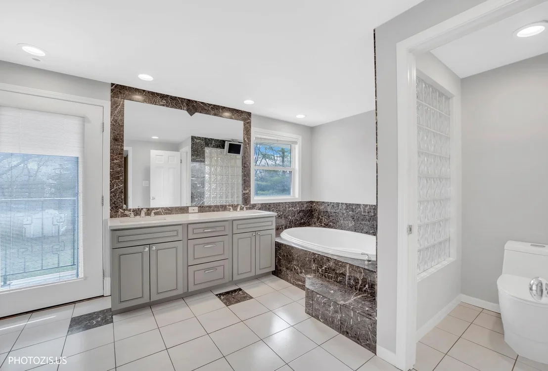 Photo of 3235 Robincrest Drive