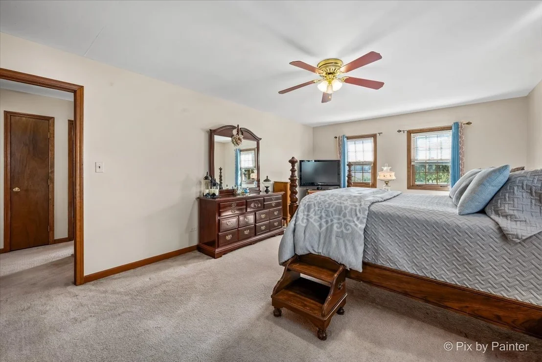 Photo of 765 Crest Drive
