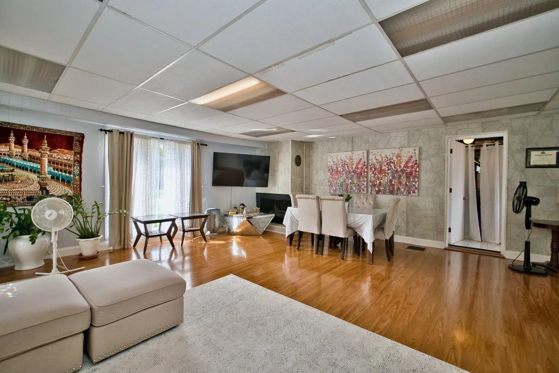 Photo of 6948 Beckwith Road
